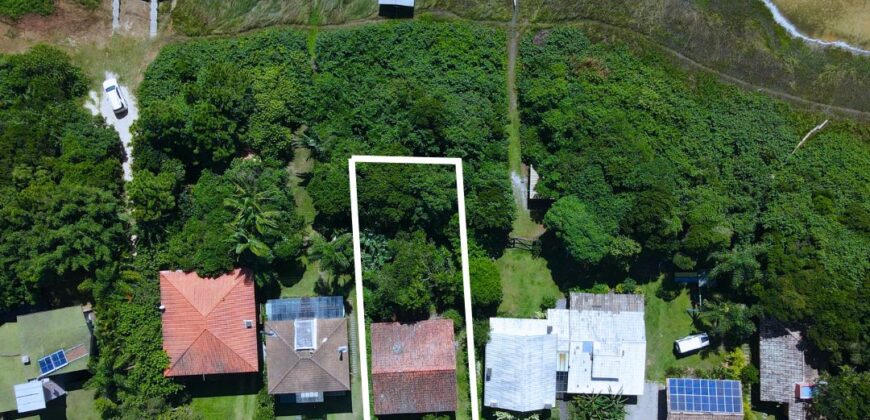 Casa a venda localizada no Bairro Alto Arroio, á beira da lagoa de Ibiraquera