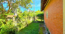 Casa a venda localizada no Bairro Alto Arroio, á beira da lagoa de Ibiraquera