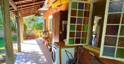 Casa a venda localizada no Bairro Alto Arroio, á beira da lagoa de Ibiraquera