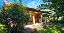 Casa a venda localizada no Bairro Alto Arroio, á beira da lagoa de Ibiraquera