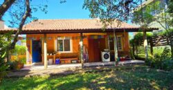 Casa a venda localizada no Bairro Alto Arroio, á beira da lagoa de Ibiraquera
