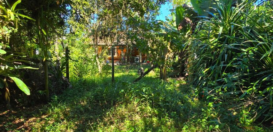 Casa a venda localizada no Bairro Alto Arroio, á beira da lagoa de Ibiraquera