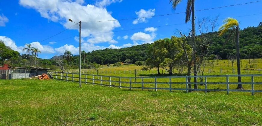 Vendo Sitio próximo as praias mais belas de Santa Catarina 