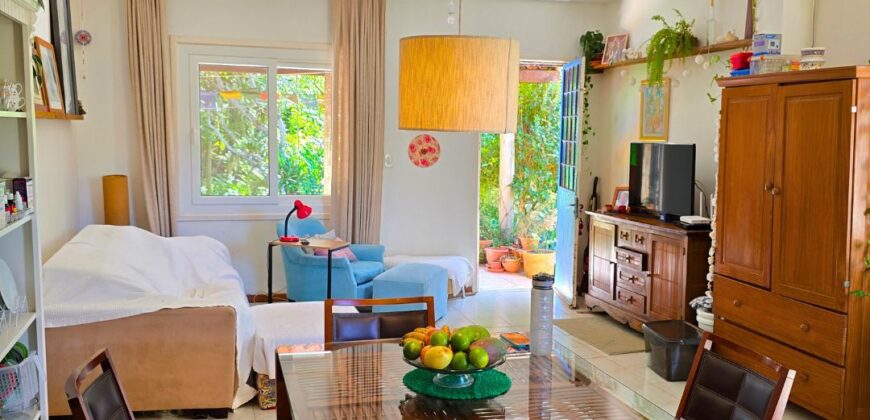 Casa a venda localizada no Bairro Alto Arroio, á beira da lagoa de Ibiraquera