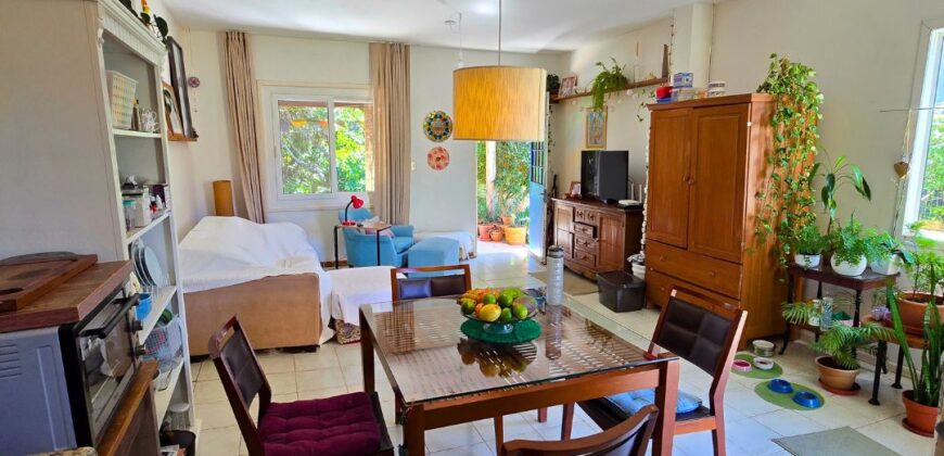 Casa a venda localizada no Bairro Alto Arroio, á beira da lagoa de Ibiraquera