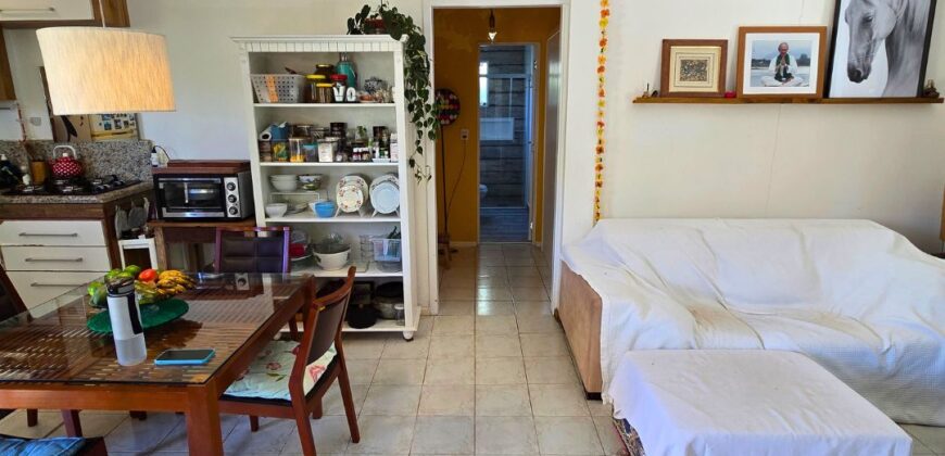 Casa a venda localizada no Bairro Alto Arroio, á beira da lagoa de Ibiraquera