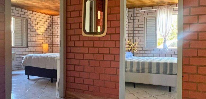 Bela casa em Imbituba, bairro Alto Arroio, á 500 metros ate lagoa de Ibiraquera 