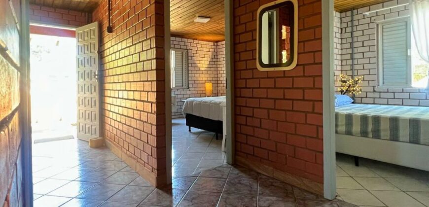 Bela casa em Imbituba, bairro Alto Arroio, á 500 metros ate lagoa de Ibiraquera 