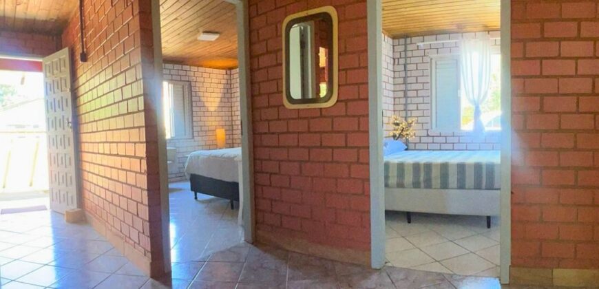 Bela casa em Imbituba, bairro Alto Arroio, á 500 metros ate lagoa de Ibiraquera 