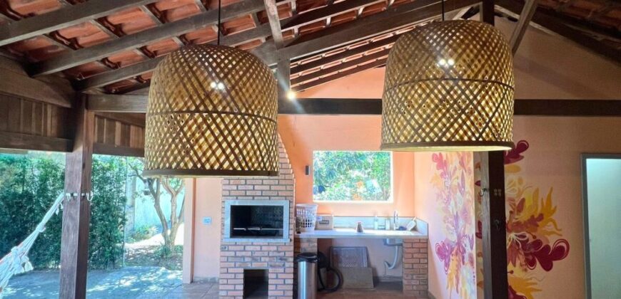 Bela casa em Imbituba, bairro Alto Arroio, á 500 metros ate lagoa de Ibiraquera 