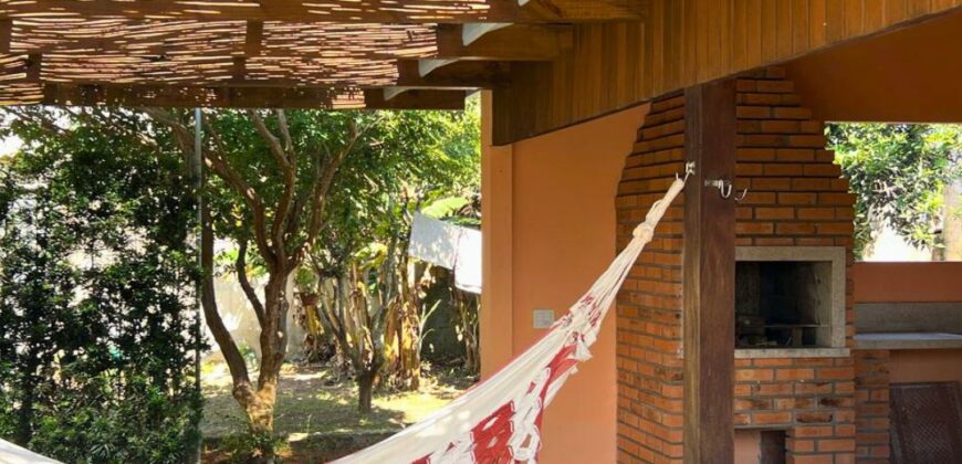 Bela casa em Imbituba, bairro Alto Arroio, á 500 metros ate lagoa de Ibiraquera 