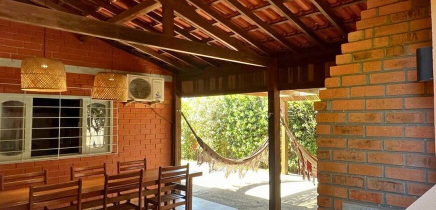 Bela casa em Imbituba, bairro Alto Arroio, á 500 metros ate lagoa de Ibiraquera 
