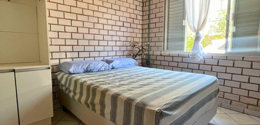Bela casa em Imbituba, bairro Alto Arroio, á 500 metros ate lagoa de Ibiraquera 