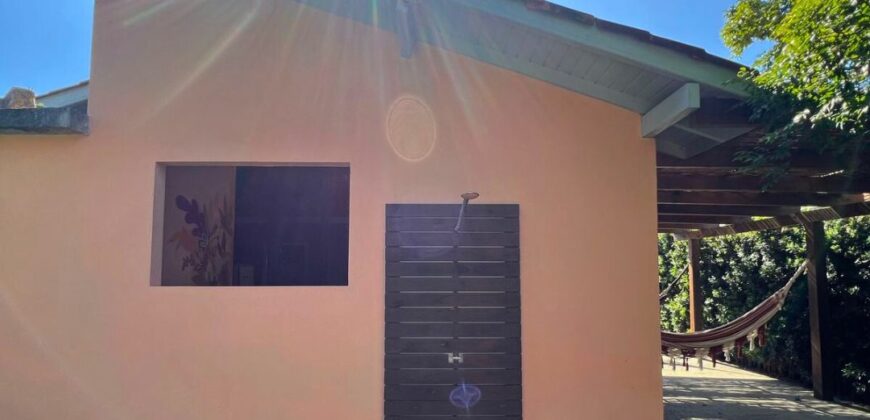 Bela casa em Imbituba, bairro Alto Arroio, á 500 metros ate lagoa de Ibiraquera 