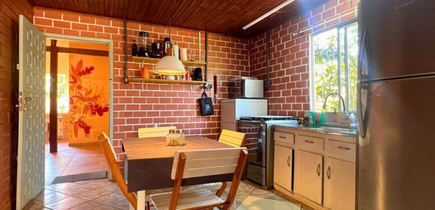 Bela casa em Imbituba, bairro Alto Arroio, á 500 metros ate lagoa de Ibiraquera 