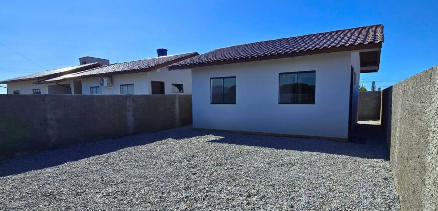 Casa em Imbituba localizada no bairro Alto Arroio, próximo a br 101