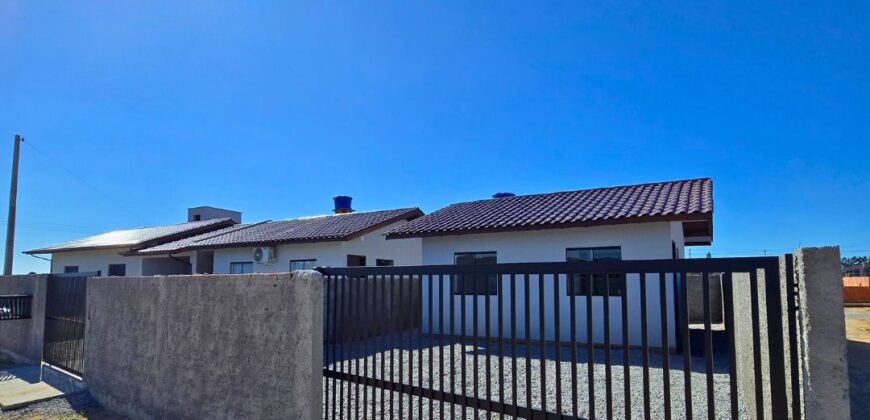 Casa em Imbituba localizada no bairro Alto Arroio, próximo a br 101