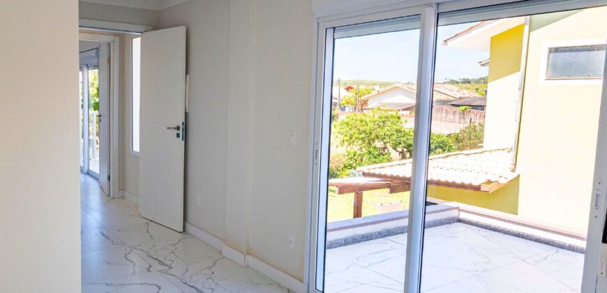 Sobrado a venda localizado na Ribanceira, á 800metros da Praia da Ribanceira.
