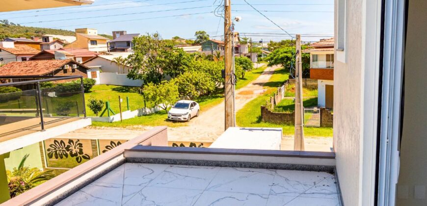 Sobrado a venda localizado na Ribanceira, á 800metros da Praia da Ribanceira.