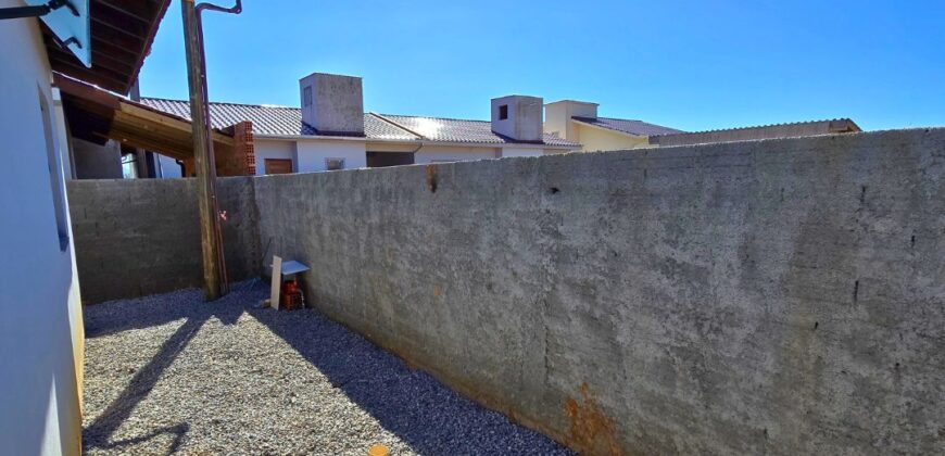 Casa em Imbituba localizada no bairro Alto Arroio, próximo a br 101