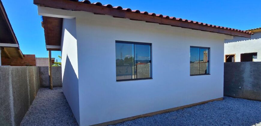 Casa em Imbituba localizada no bairro Alto Arroio, próximo a br 101