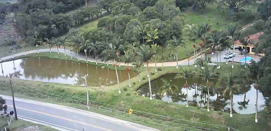 Sitio a venda com linda vista para a  Lagoa Imaruí, localizado em Imaruí-SC