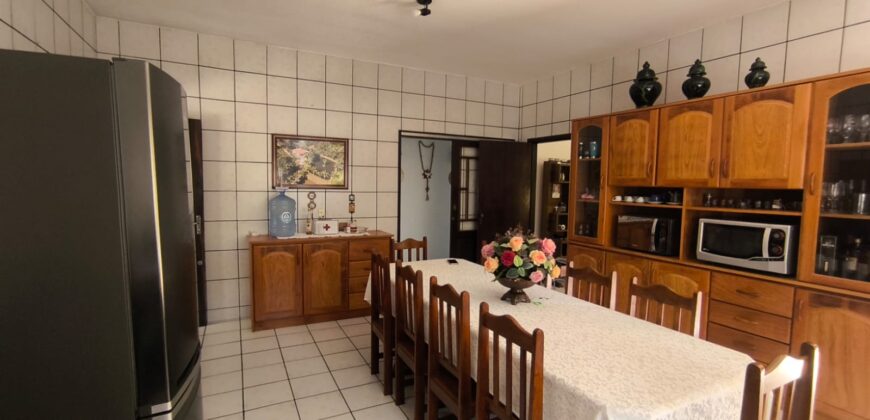 Sitio a venda com linda vista para a  Lagoa Imaruí, localizado em Imaruí-SC