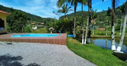 Sitio a venda com linda vista para a  Lagoa Imaruí, localizado em Imaruí-SC