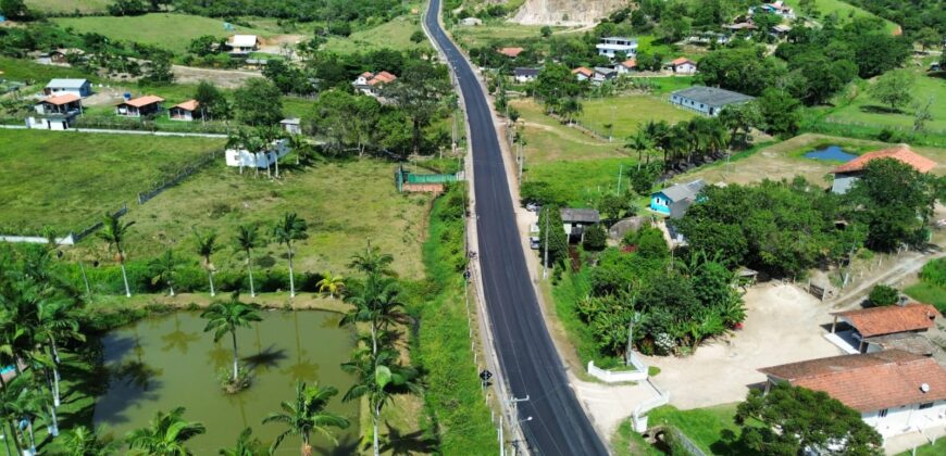 Sitio a venda com linda vista para a  Lagoa Imaruí, localizado em Imaruí-SC