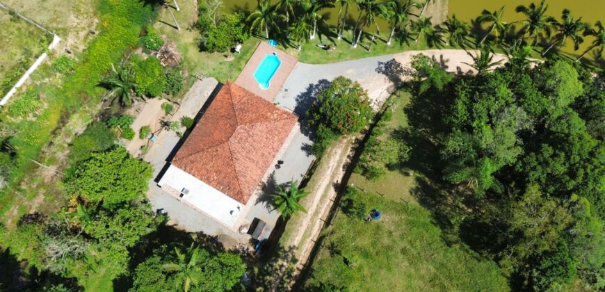 Sitio a venda com linda vista para a  Lagoa Imaruí, localizado em Imaruí-SC
