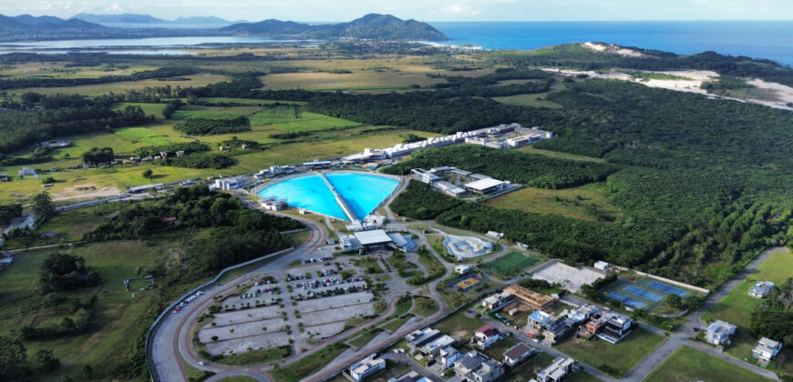 Terreno no condomínio Rosa Internacional, na Praia do Rosa, ao lado da SURFLAND.