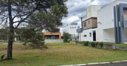 Terreno no condomínio Rosa Internacional, na Praia do Rosa, ao lado da SURFLAND.