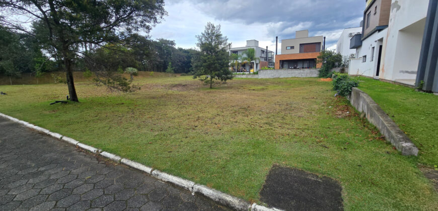 Terreno no condomínio Rosa Internacional, na Praia do Rosa, ao lado da SURFLAND.