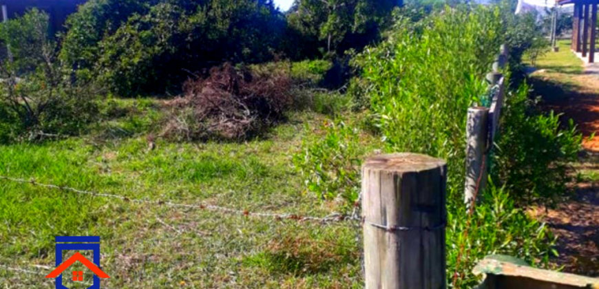 Terreno em Imbituba, no bairro Sambaqui, medindo 1.027m²