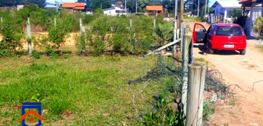 Terreno em Imbituba, no bairro Sambaqui, medindo 1.027m²