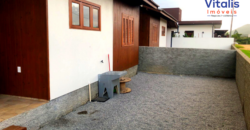 Casa á venda em Imbituba, localizada no bairro Alto Arroio, á 500m até a lagoa de Ibiraquera e 6km até a Praia da Barra de Ibiraquera