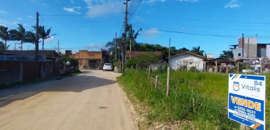 Terreno em Imbituba, localizado no bairro Araçatuba, a 350 metros até a SC 434