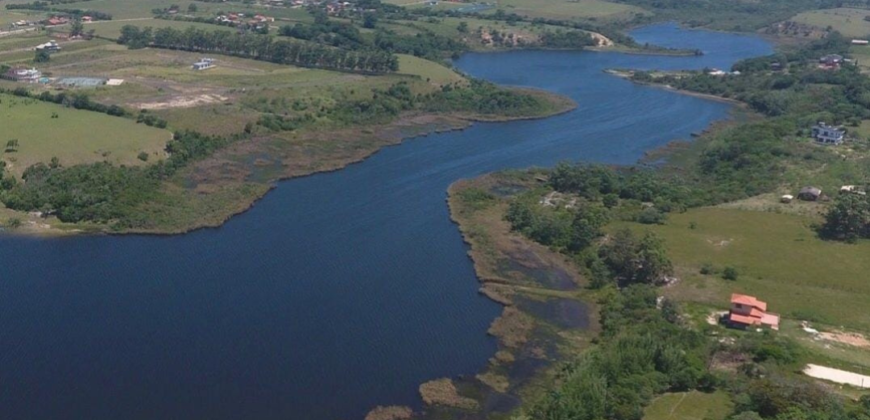 Terreno em Imbituba localizado no bairro Arroio, situado no condomínio Ho’okipa, a 250 metros até a lagoa de Ibiraquera