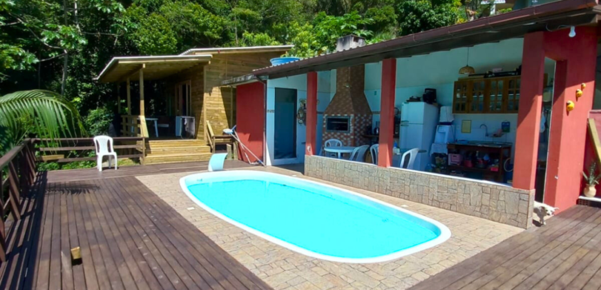 02 casas á venda situada na Praia da Gamboa -SC