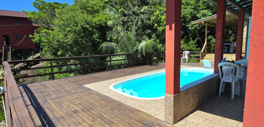 02 casas á venda situada na Praia da Gamboa -SC