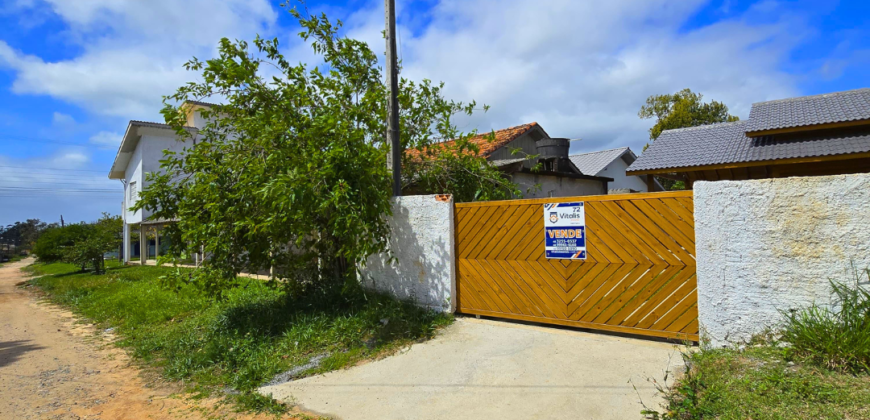 Casa em Imbituba localizada no bairro Alto Arroio á 500 metros até a lagoa de Ibiraquera