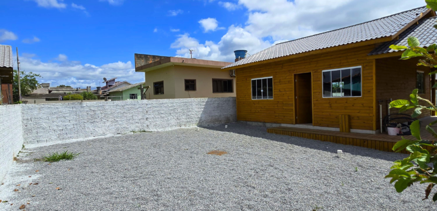 Casa em Imbituba localizada no bairro Alto Arroio á 500 metros até a lagoa de Ibiraquera
