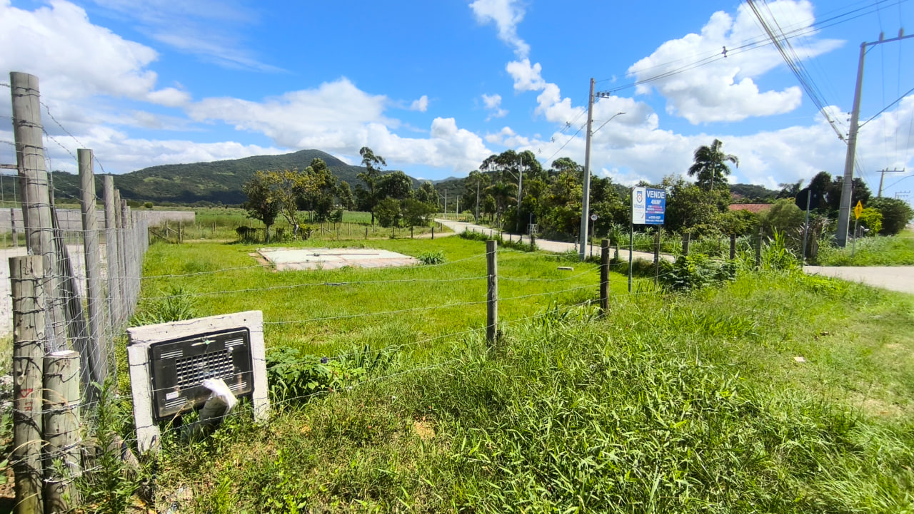 Imóvel para ponto comercial localizado no bairro Campo Duna em frente a SC434