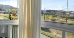 Apartamento com vista para o mar, no Residencial Mirante do Atlântico, situado na bairro Village em Imbituba