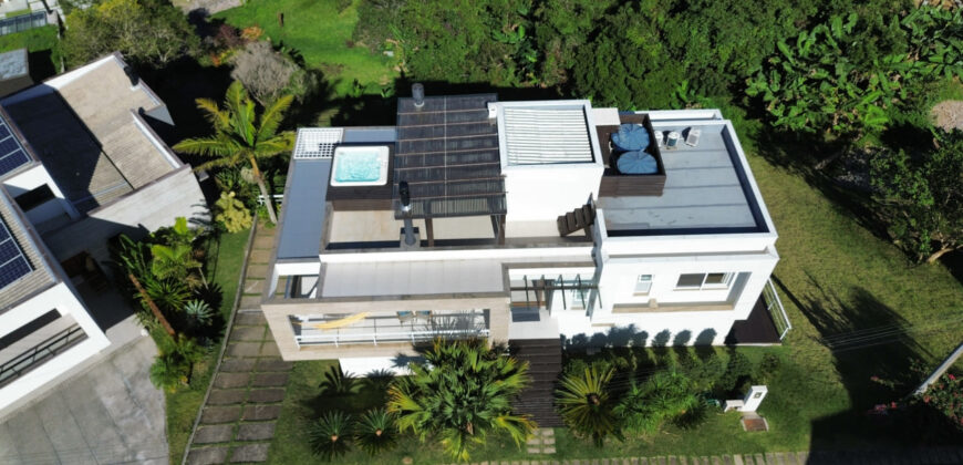 Casa à Venda no Condomínio Residencial Mar Azul, Garopaba-SC