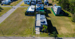 Casa no condomínio Rosa Internacional, localizado na Praia do Rosa, ao lado da SURF LAND.