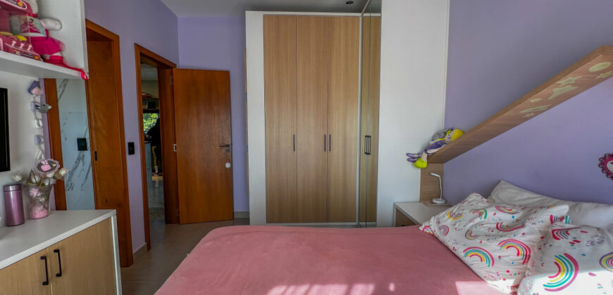 Casa no condomínio Rosa Internacional, localizado na Praia do Rosa, ao lado da SURF LAND.