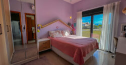 Casa no condomínio Rosa Internacional, localizado na Praia do Rosa, ao lado da SURF LAND.