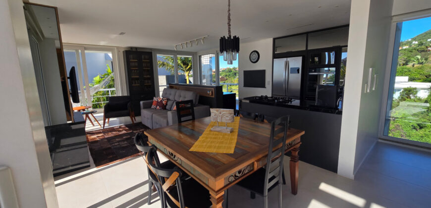 Casa à Venda no Condomínio Residencial Mar Azul, Garopaba-SC