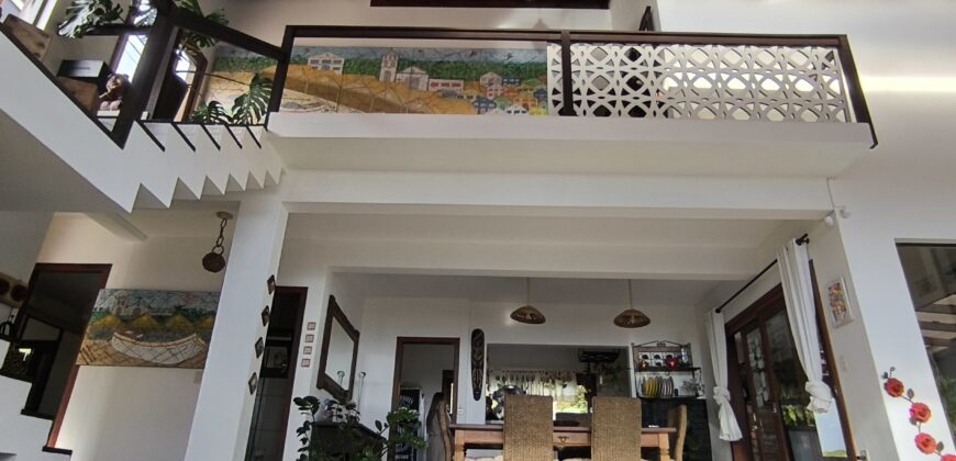 Casa no bairro Panorâmico com vista para o mar, Garopaba-SC.
